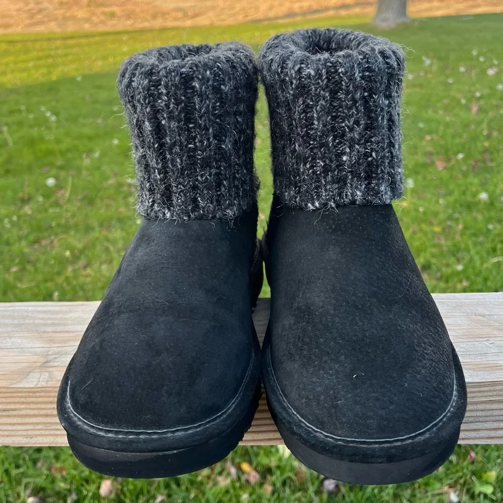 Lamo sweater top black leather boots. EUC size 8